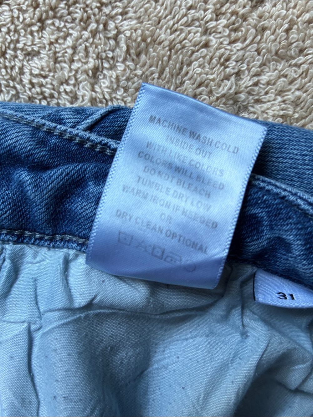 Vervet 31 Women's Distressed Blue Jeans - Picture 5 of 9
